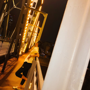 裸体裸乳被🍑学生
