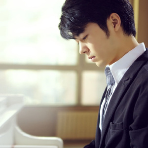 裸体裸乳被🍑学生
